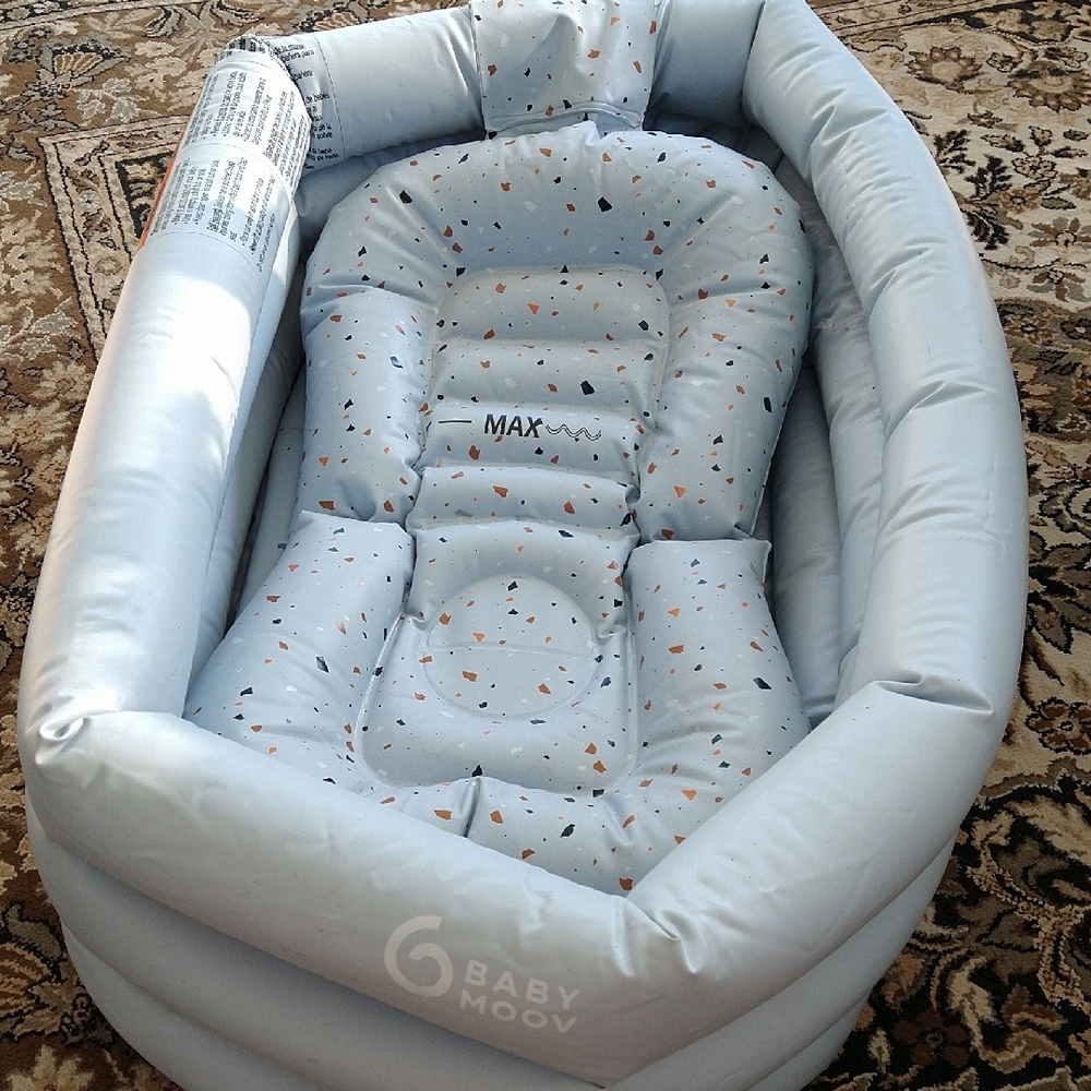 Blue Inflatable Baby Bath - Picture 11 of 15